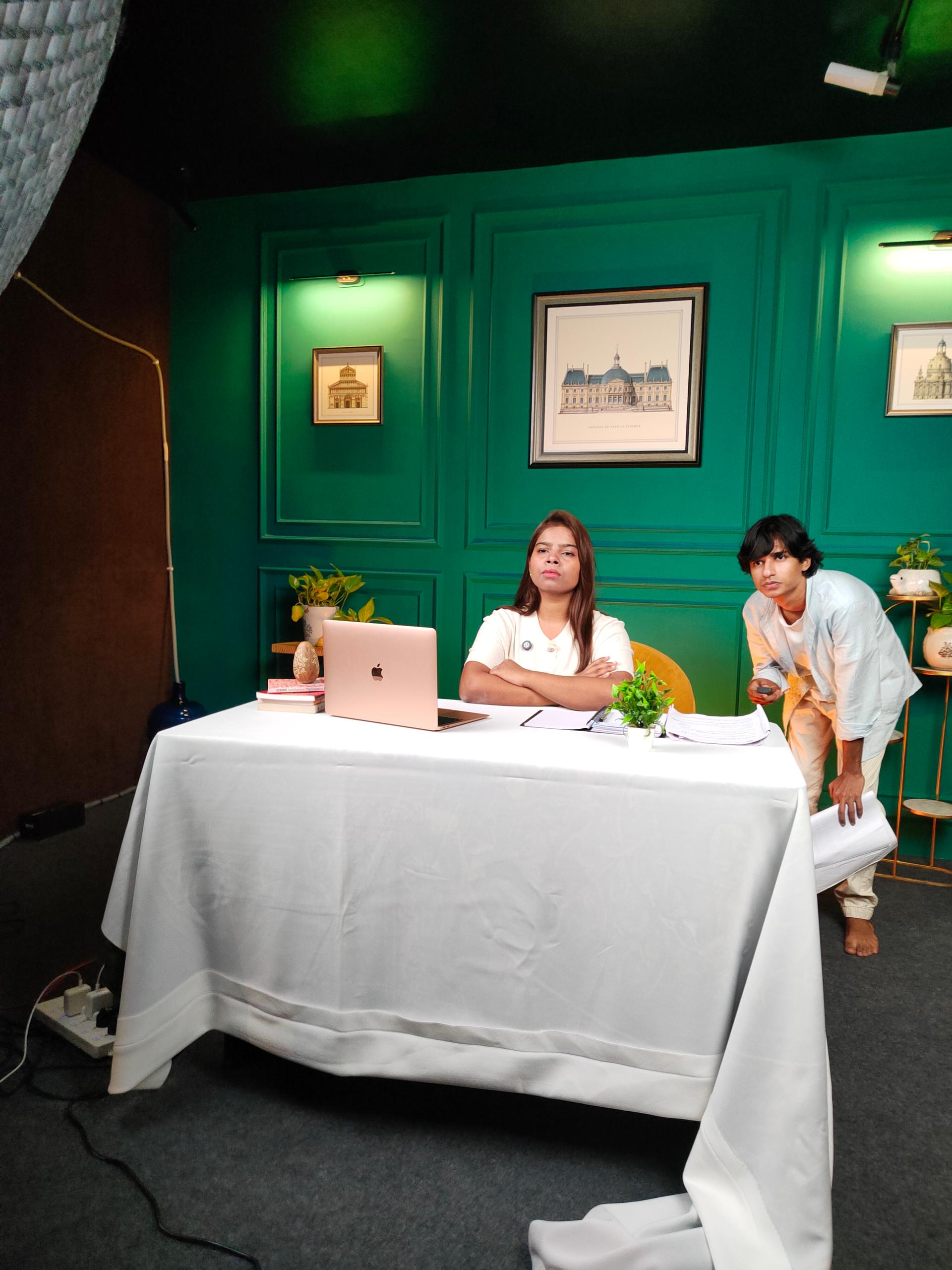 Behind the Scenes - Studio Set